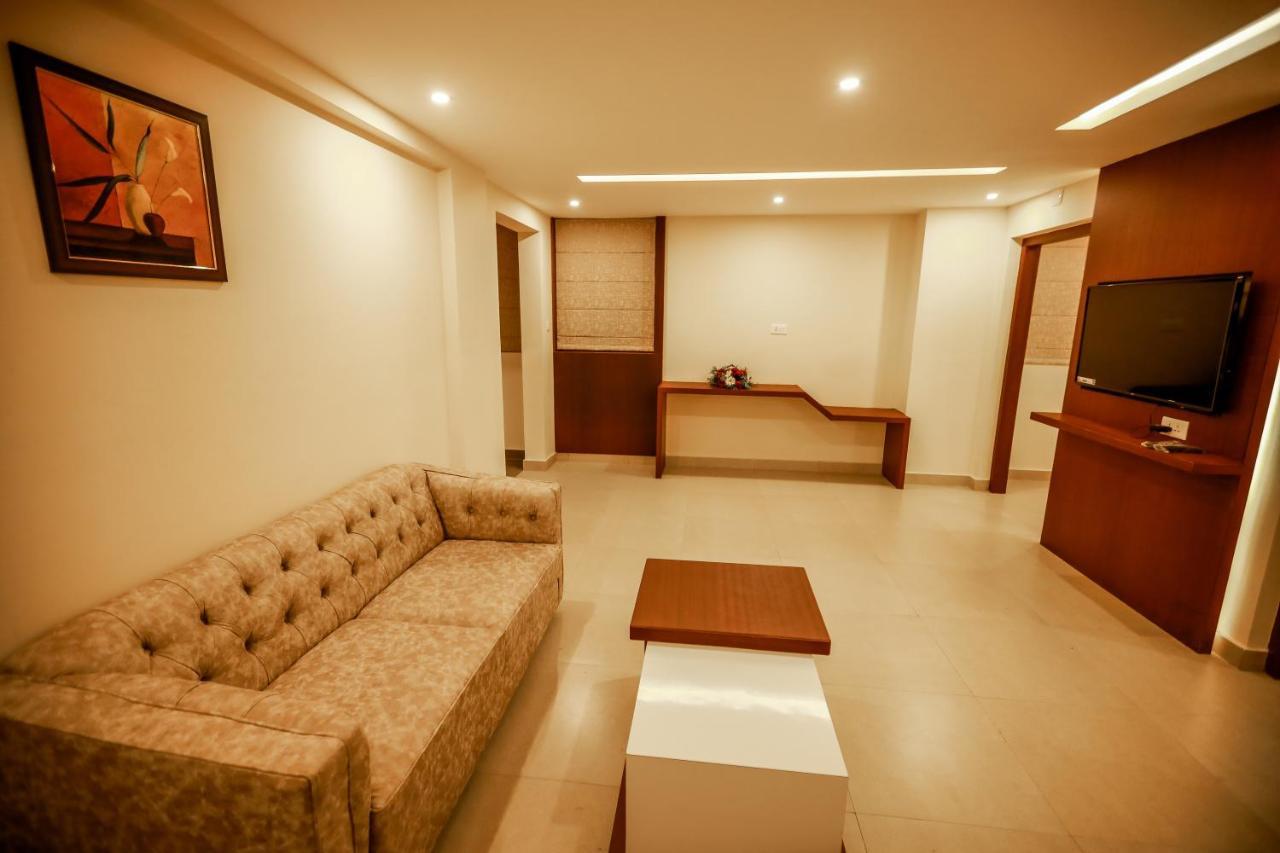 Nesma Palace Kannur ภายนอก รูปภาพ