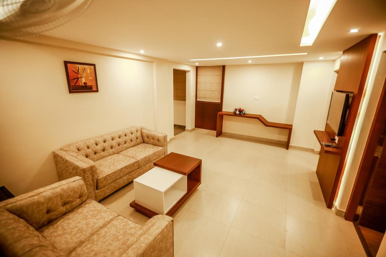 Nesma Palace Kannur ภายนอก รูปภาพ