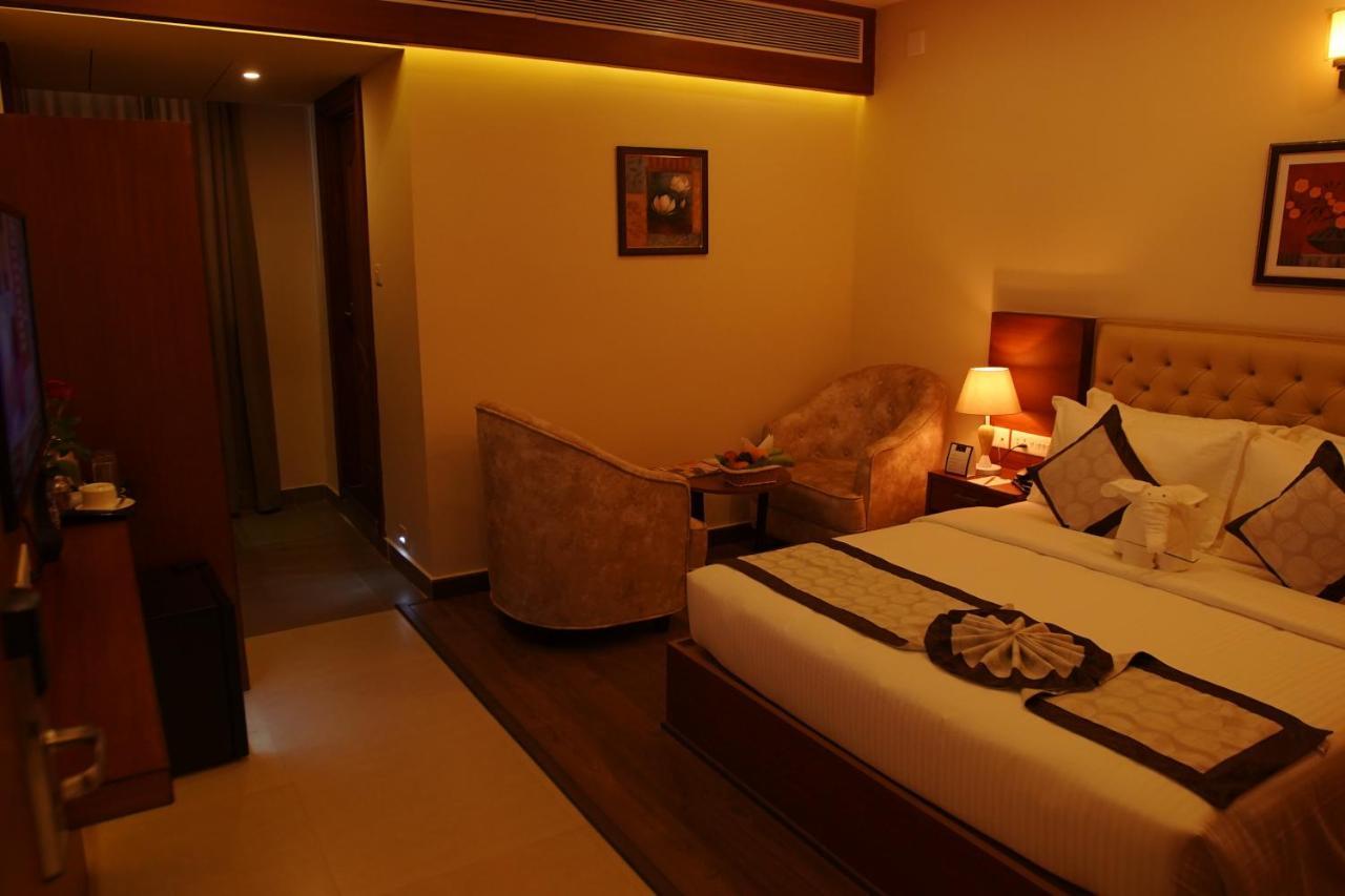 Nesma Palace Kannur ภายนอก รูปภาพ