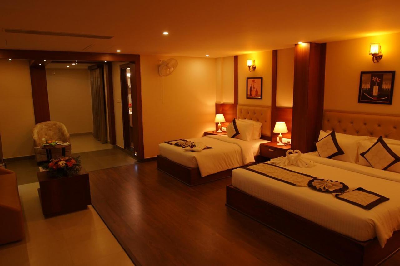 Nesma Palace Kannur ภายนอก รูปภาพ